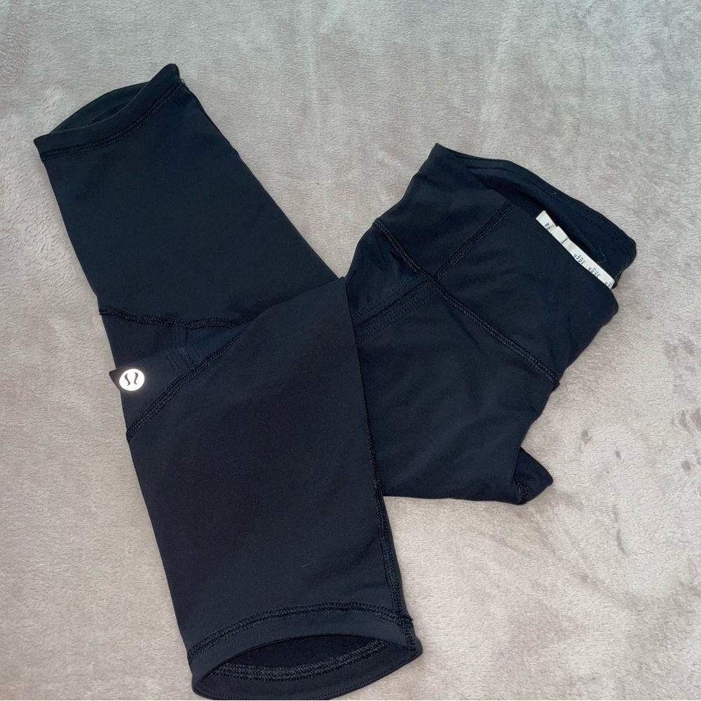 Lululemon crop leggings size 2 - Picture 4 of 10
